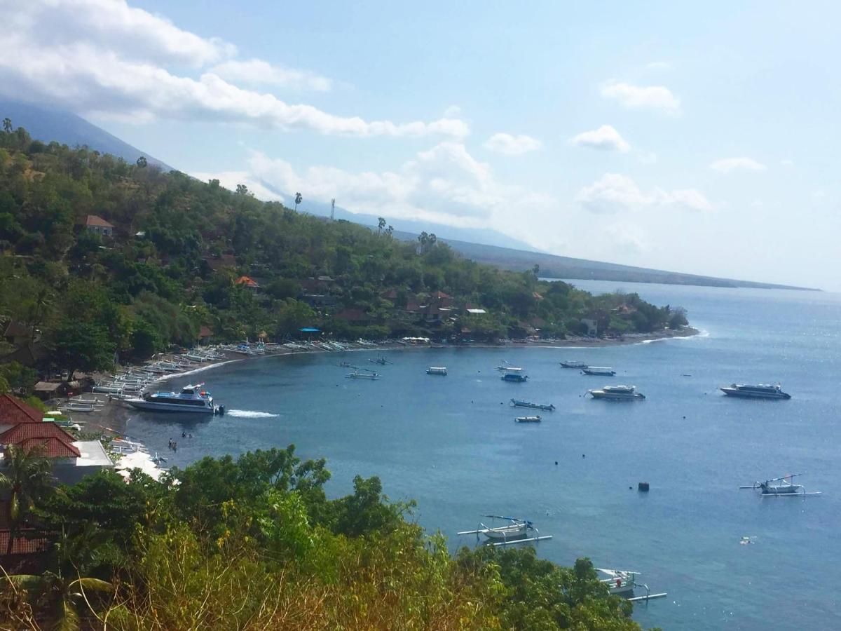 Black Sand Hostel Amed Exterior photo