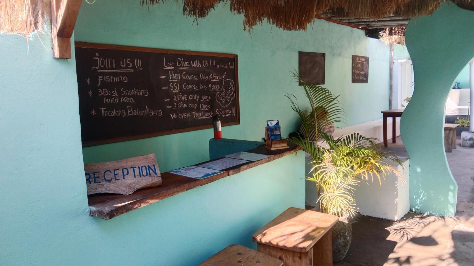 Black Sand Hostel Amed Exterior photo